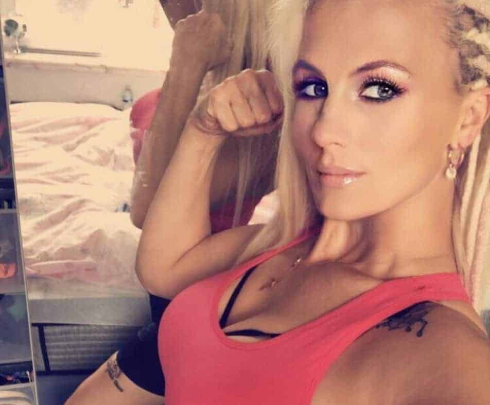 Local Nudist - Ex-UFC Fighter Cindy Dandois Selling Nude Pics To Help Local Gym