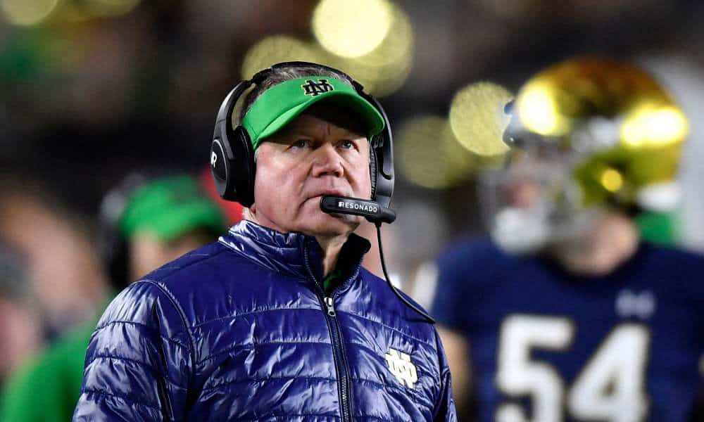 Legendary Notre Dame head coach Lou Holtz slammed Brian Kelly after the coach left the Fighting Irish prior to the bowl game to join LSU