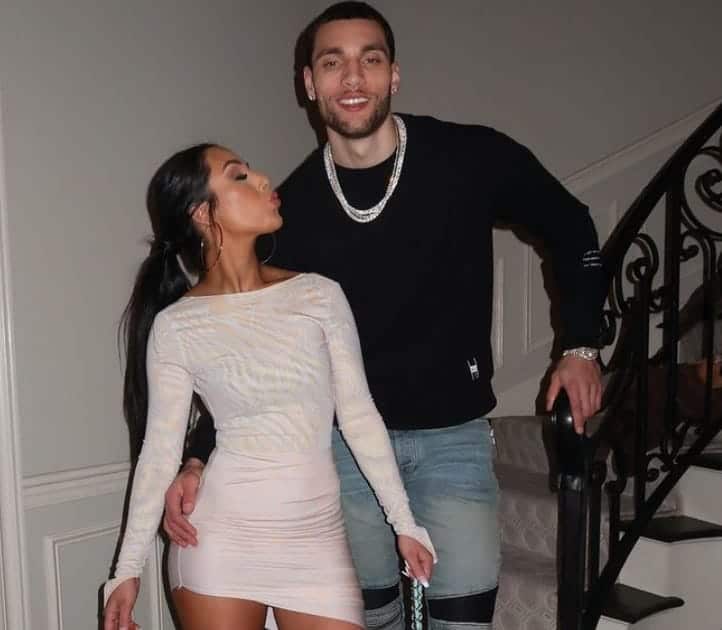 Who is Zach LaVine's wife Hunter LaVine? Do they have a kid