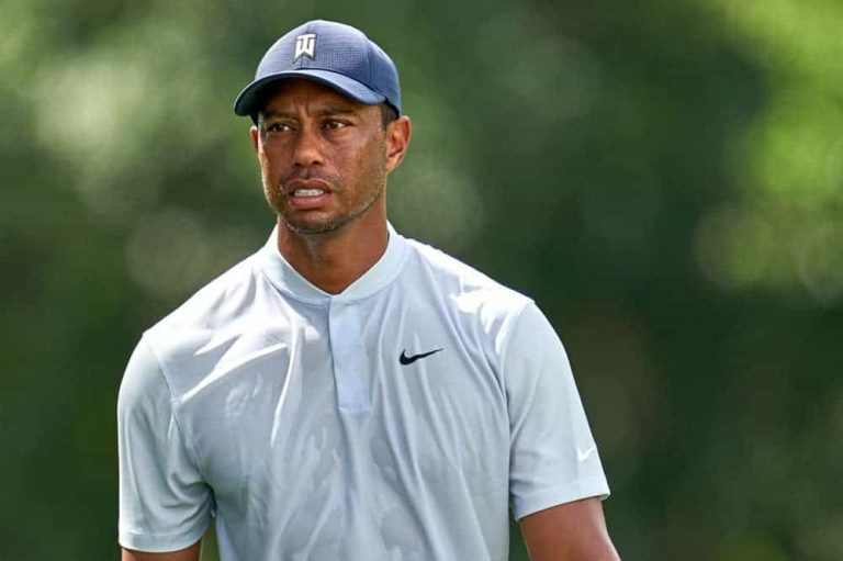 Tiger Woods was spotted for the first time in over a month as he continues his rehab from the gruesome leg injury from the single-car crash last year