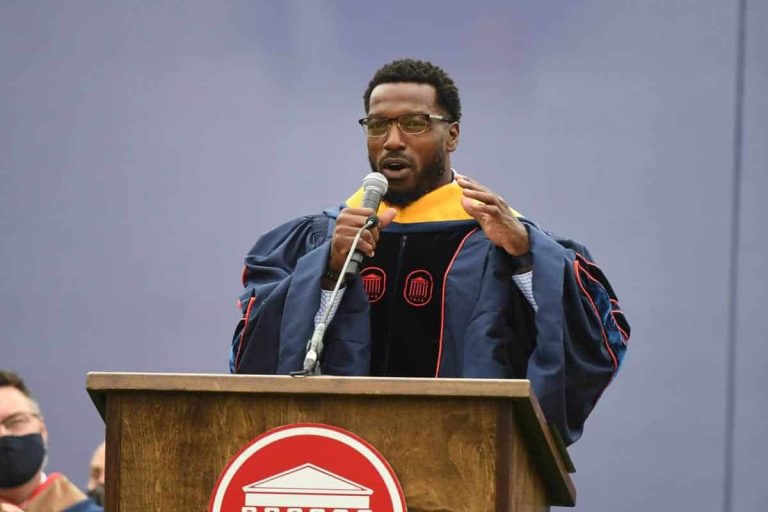 Patrick Willis Delivers Inspirational Speech at Ole Miss Commencement