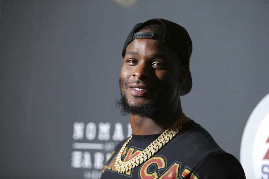 Veteran NFL running back Le'Veon Bell replaced his entire Twitter with insults from fans after he was released from the Ravens on Tuesday