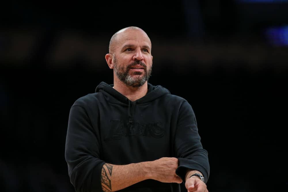 Dallas Mavericks coach Jason Kidd is catching all the flak for his ridiculously large collar in a new picture posted by the team