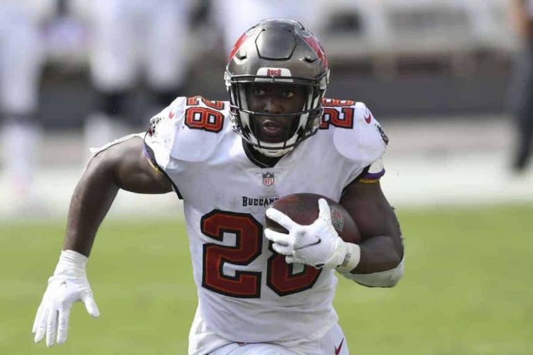 Week 6 NFL Start 'em sit 'em fantasy football rankings running backs RB must start Leonard FOurnette Darrel Williams waiver wire pickups FAAB free expert advice tips NFL