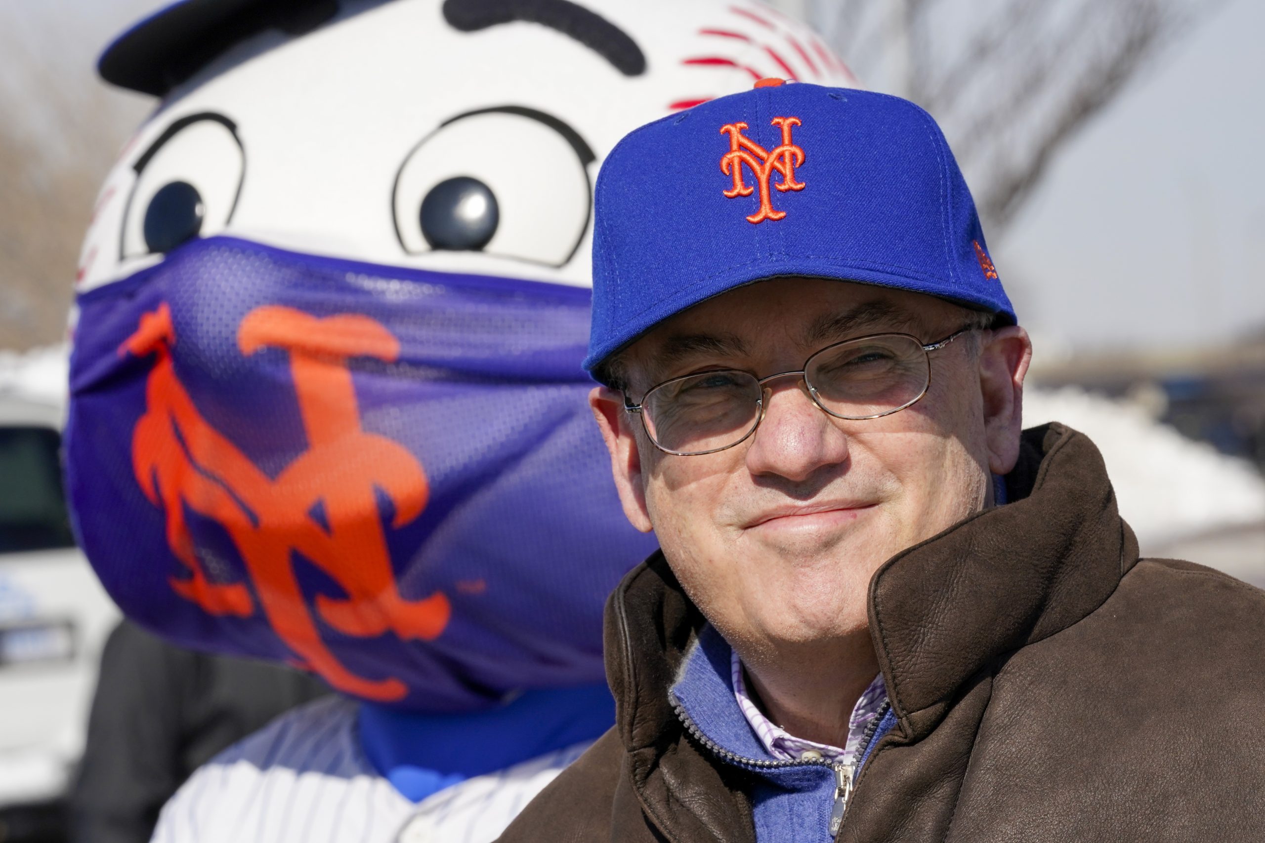 New York Mets GM Zack Scott reportedly attending a fundraiser at owner Steve Cohen's house hours before he was booked on a DUI in New York