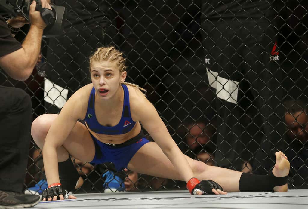 1024px x 695px - Paige VanZant Goes Viral With Beach Pics - Side Action