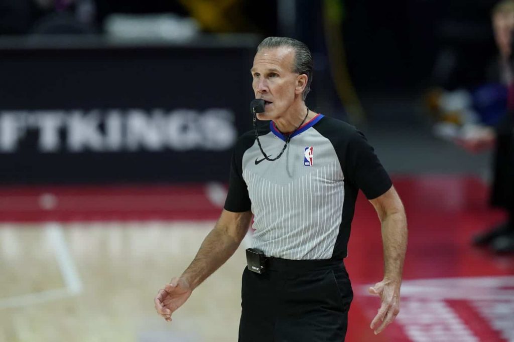 Longtime NBA referee Ken Mauer slammed the league for banning him due to the COVID vaccine mandate despite him using his religious beliefs as reasoning